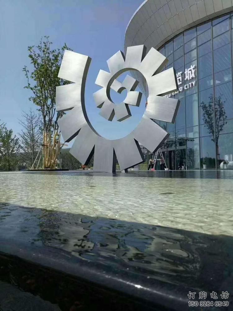 鏤空雙環雕塑廠家 廣場園林小品 大型不銹鋼雙環雕塑制作