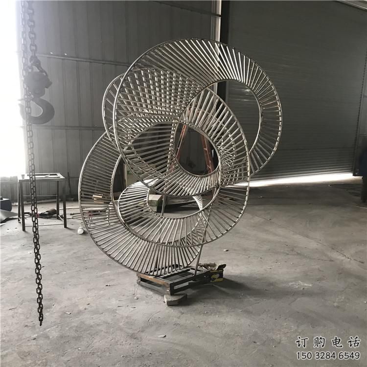 異形環(huán)形雕塑廠家 現(xiàn)代公園小品 拉絲不銹鋼環(huán)形雕塑生產(chǎn)