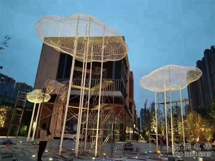 創意云梯雕塑廠家 鏤空小品 公園不銹鋼云梯雕塑生產
