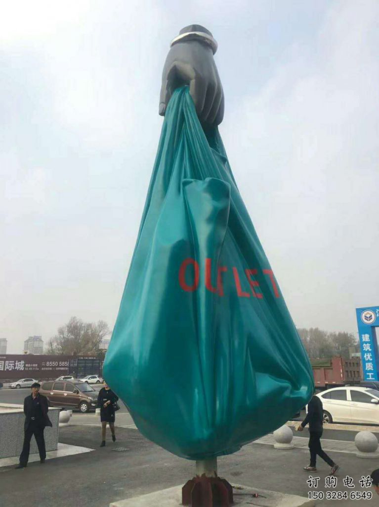 街道提包雕塑廠家 現代擺件 烤漆不銹鋼提包雕塑生產