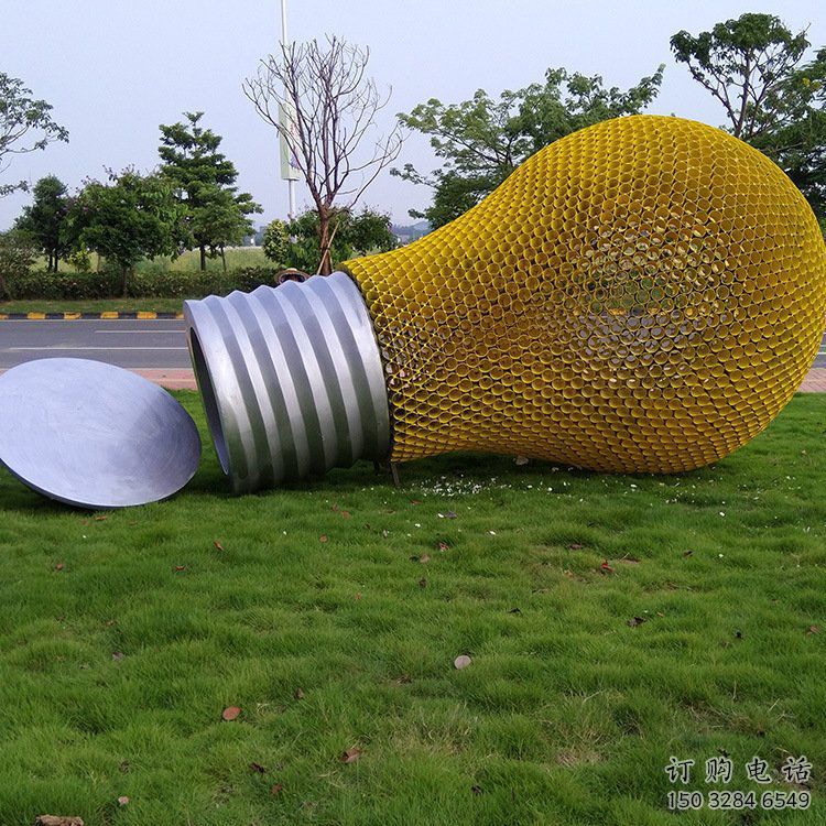 烤漆電燈泡雕塑廠家 創(chuàng)意小品 戶外不銹鋼電燈泡雕塑生產(chǎn)