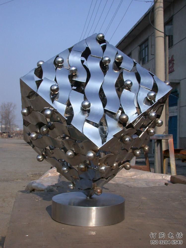 鍛造正方形雕塑廠家 鏡面小品 戶外不銹鋼正方形雕塑廠