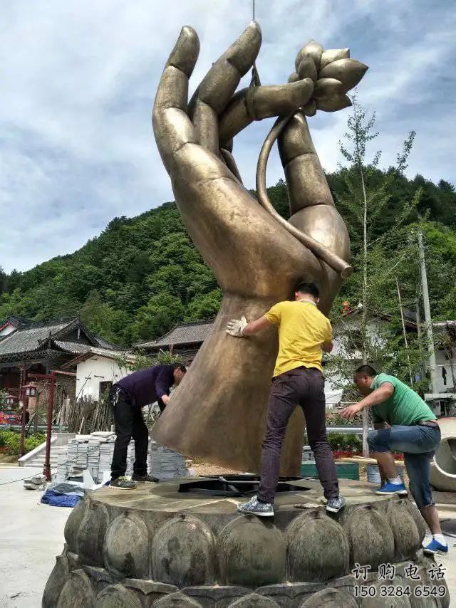 異形拈花指雕塑廠家 現代小品 廣場不銹鋼拈花指雕塑廠