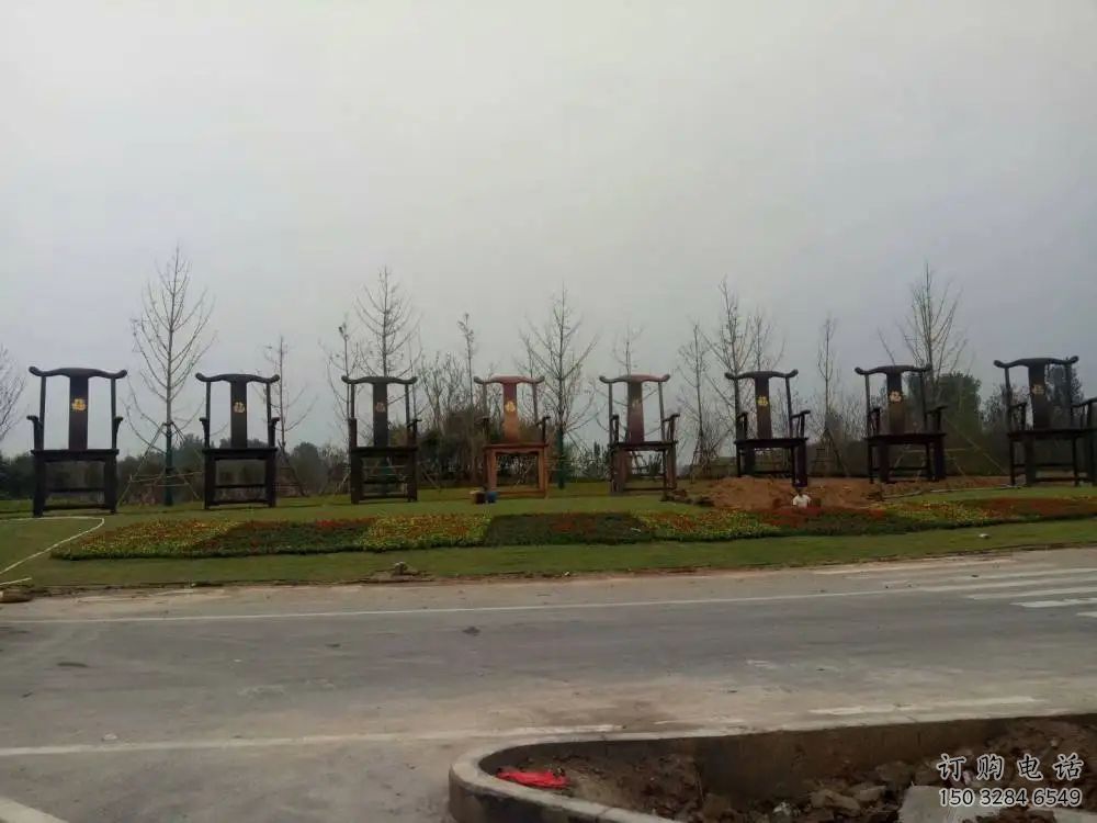 烤漆椅子雕塑廠家 廣場小品 戶外不銹鋼椅子雕塑廠