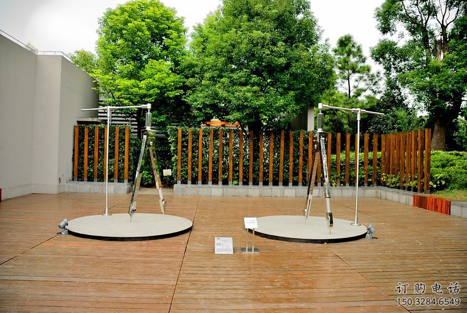 商業(yè)街圓規(guī)雕塑廠家 戶(hù)外擺件 鏡面不銹鋼圓規(guī)雕塑廠