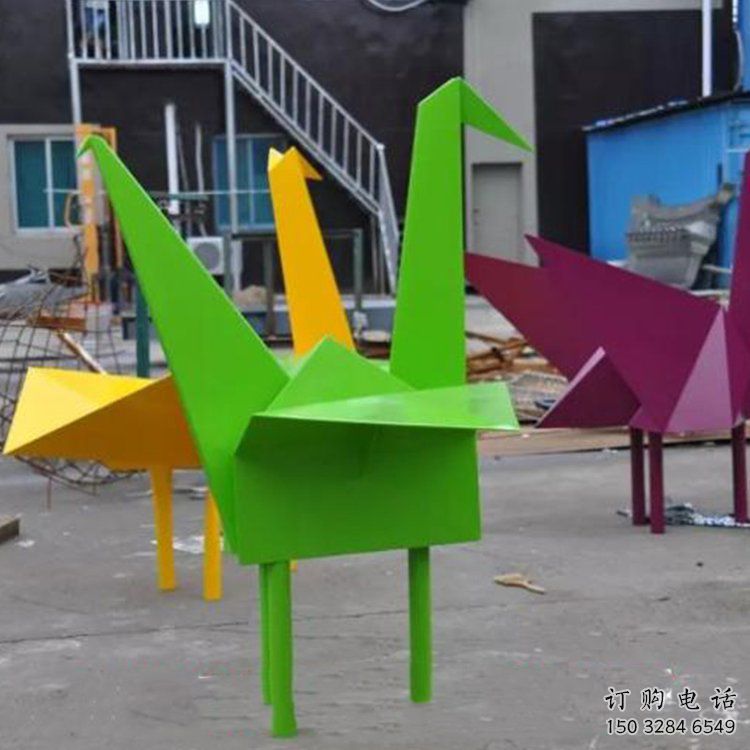 街道千紙鶴雕塑廠家 現(xiàn)代擺件 烤漆不銹鋼千紙鶴雕塑生產(chǎn)