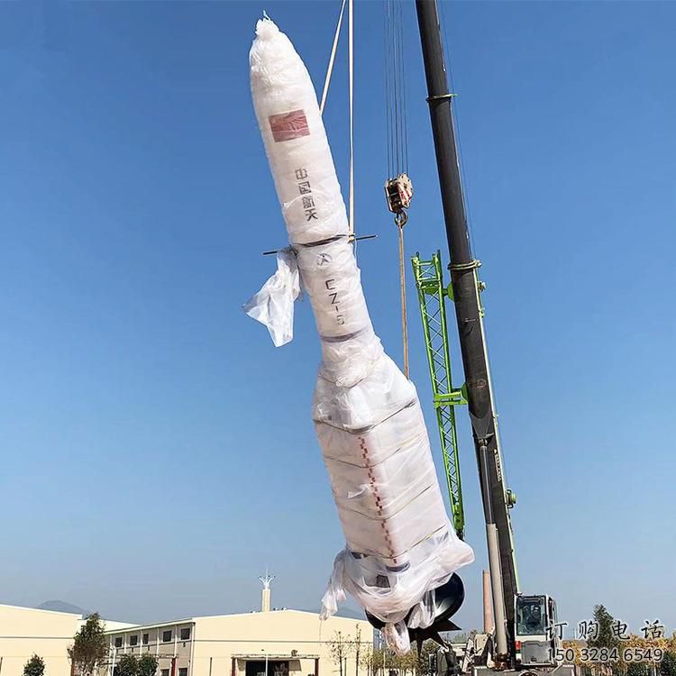 烤漆火箭雕塑廠家 彩繪小品 大型不銹鋼火箭雕塑制作