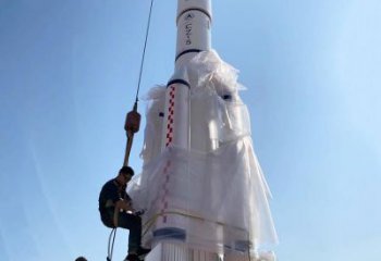 抽象火箭雕塑廠家 現(xiàn)代小品 戶外不銹鋼火箭雕塑定做