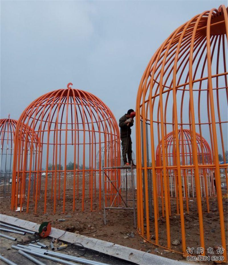 大型鳥籠雕塑廠家 拉絲公園小品 制作不銹鋼鳥籠雕塑廠