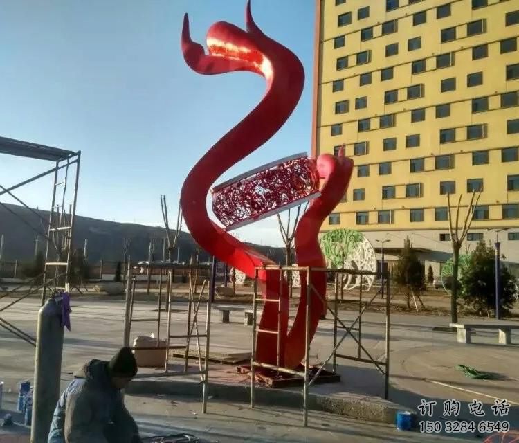 異形鑼鼓雕塑廠家 現代廣場小品 鏤空不銹鋼鑼鼓雕塑制作