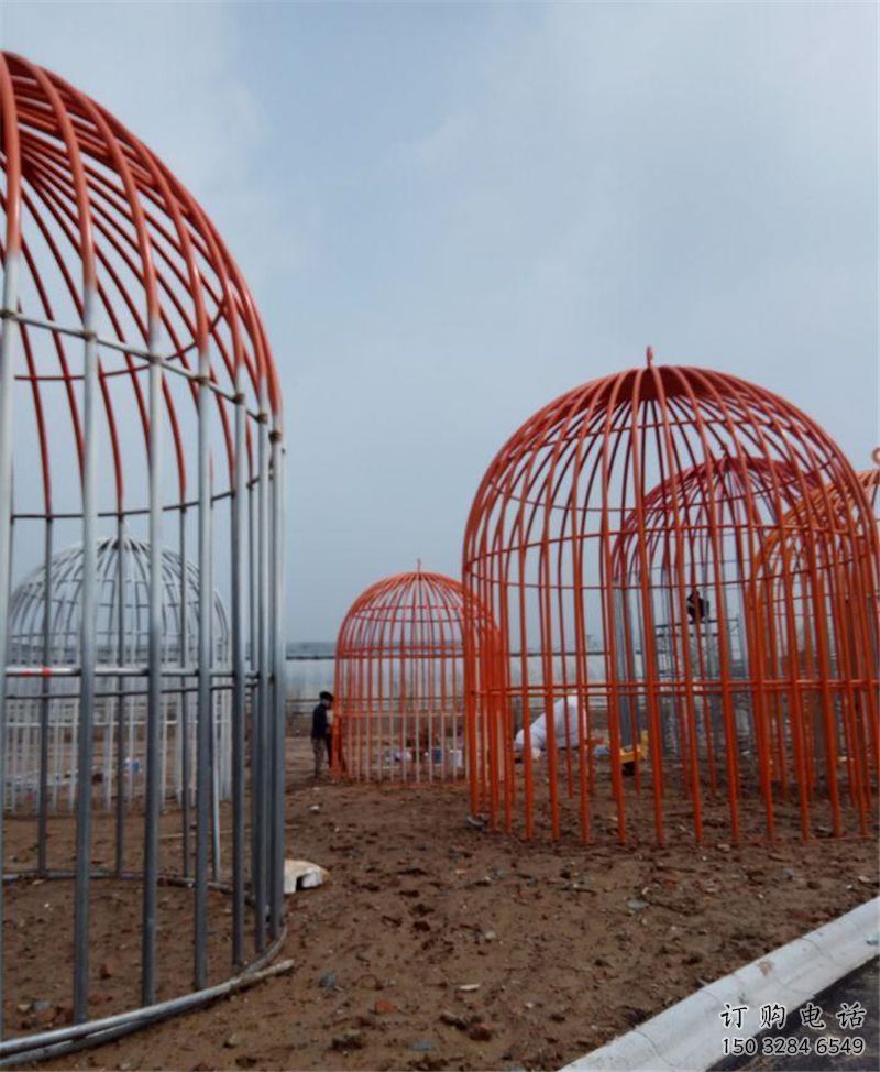 拉絲籠子雕塑廠家 鏤空創意擺件 別墅區不銹鋼籠子雕塑廠