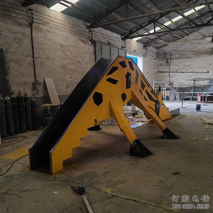 噴漆滑梯雕塑廠家 中式村口小品 草地不銹鋼滑梯雕塑廠
