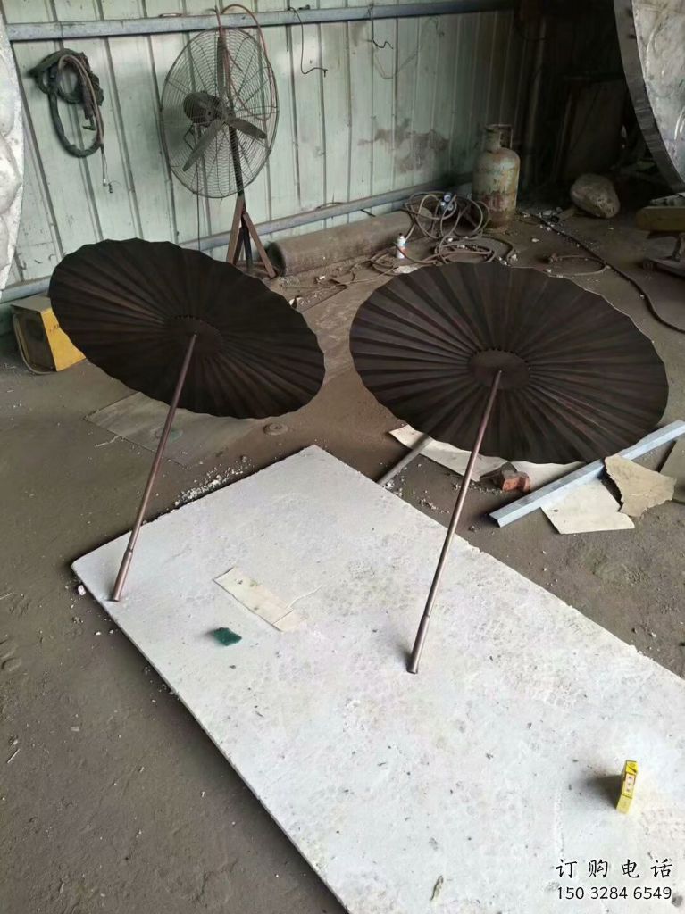 抽象雨傘雕塑廠家 仿古公園小品 大型不銹鋼雨傘雕塑廠