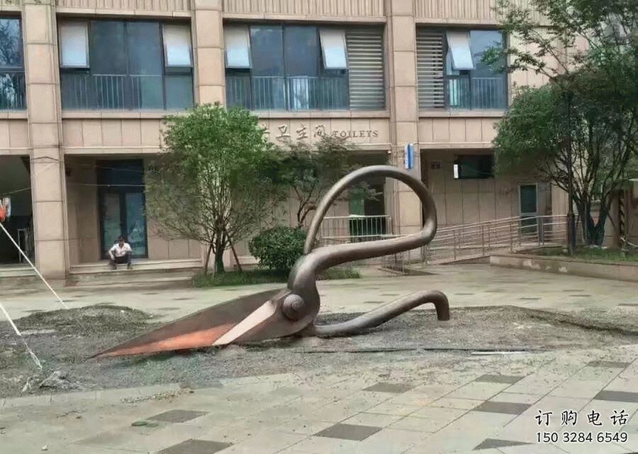 烤漆剪刀雕塑廠家 仿古公園小品 廣場不銹鋼剪刀雕塑廠