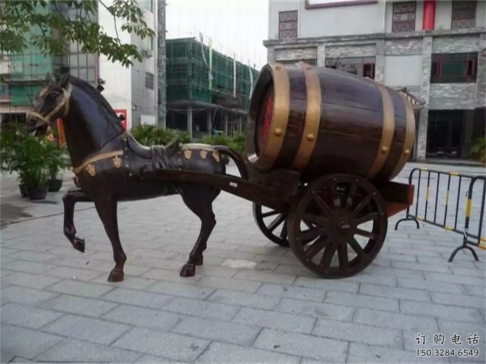 商業街酒桶雕塑廠家 公園擺件 戶外酒桶雕塑廠