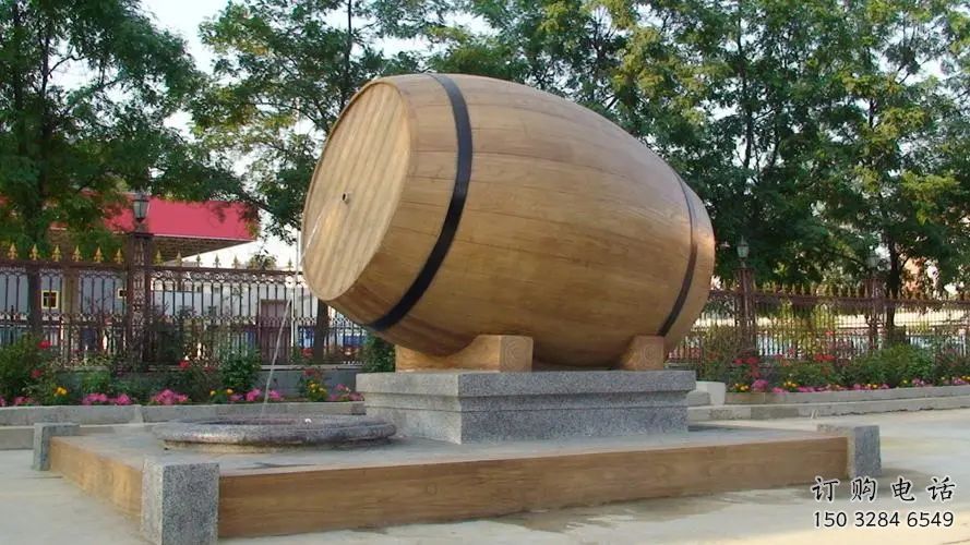 創(chuàng)意酒桶雕塑廠家 仿古廣場小品 公園酒桶雕塑廠