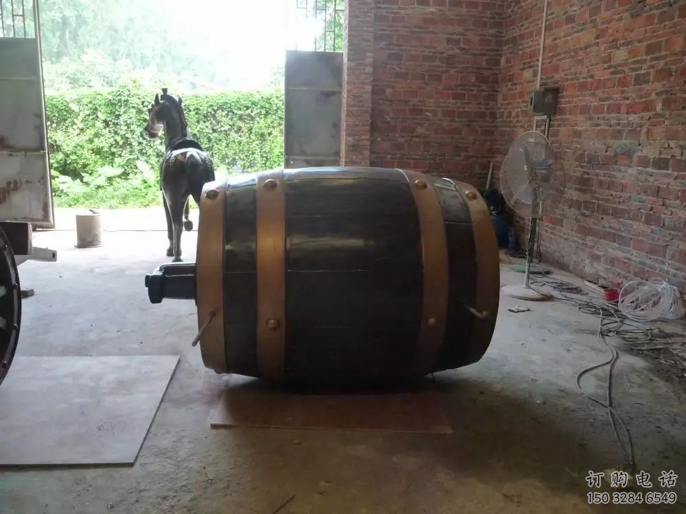 抽象酒桶雕塑廠家 公園廣場小品 戶外酒桶雕塑廠制作