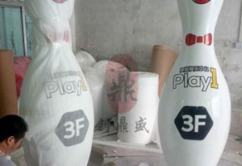 步行街保齡球雕塑廠家 游樂場小品 大型保齡球雕塑廠