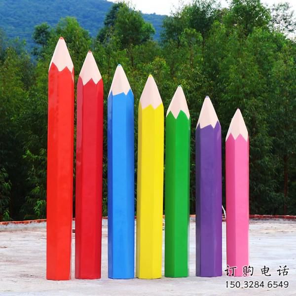 街頭鉛筆雕塑廠家 大型別墅區(qū)擺件 烤漆不銹鋼鉛筆雕塑廠