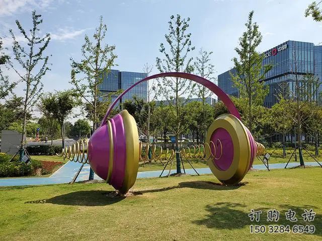 異形耳機(jī)雕塑廠家 現(xiàn)代公園小品 創(chuàng)意不銹鋼耳機(jī)雕塑廠