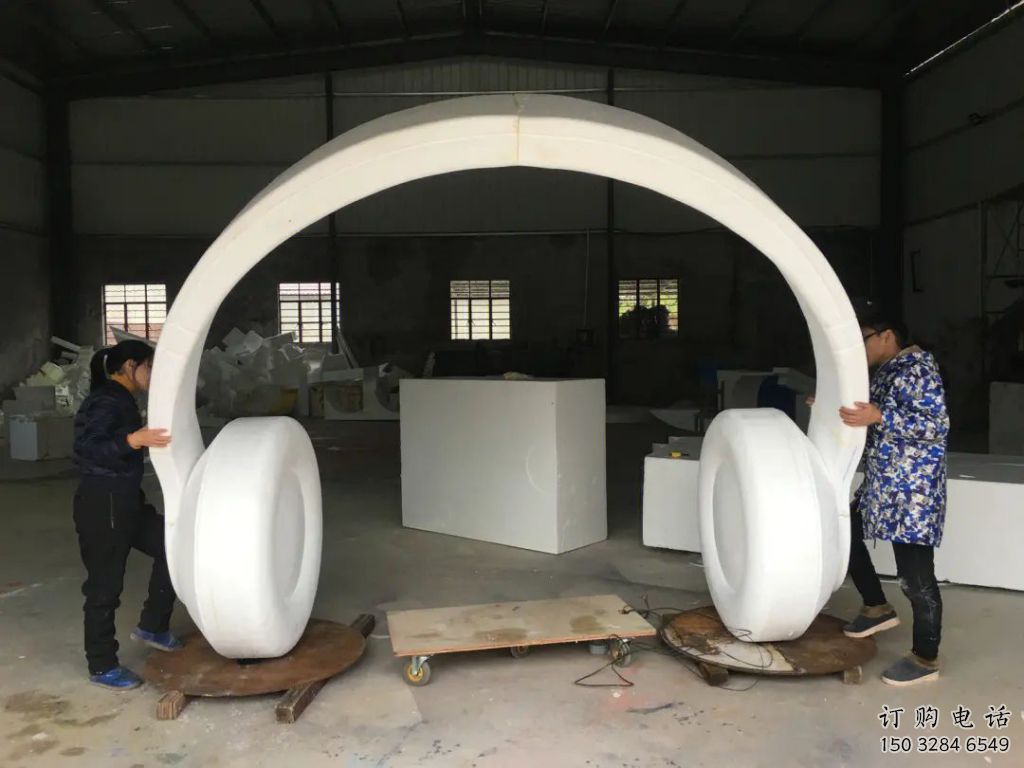 街道耳機雕塑廠家 抽象現(xiàn)代擺件 中式不銹鋼耳機雕塑廠