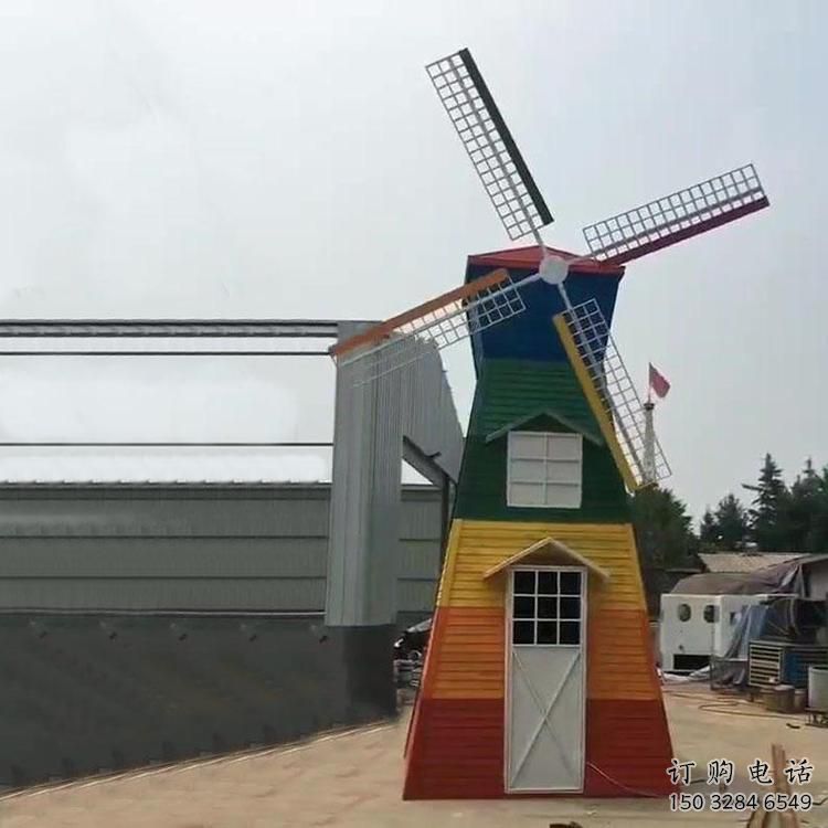 彩繪大風(fēng)車雕塑廠家 抽象擺件 街頭大風(fēng)車雕塑廠