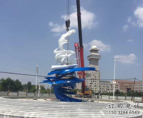 現(xiàn)代龍卷風(fēng)雕塑廠家 大型別墅區(qū)擺件 抽象不銹鋼龍卷風(fēng)雕塑廠