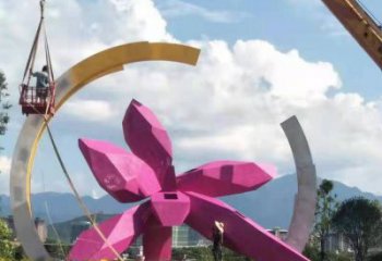 街道馬蘭花雕塑廠家 現(xiàn)代擺件 烤漆不銹鋼馬蘭花雕塑廠