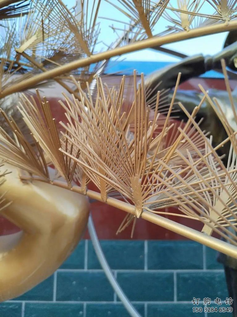 烤漆迎客松雕塑廠家 創(chuàng)意小品 戶外不銹鋼迎客松雕塑制作