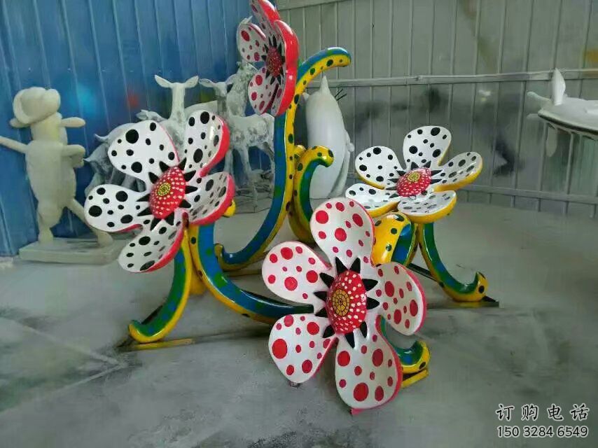 廣場喇叭花雕塑廠家 彩繪小品 仿真不銹鋼喇叭花雕塑廠