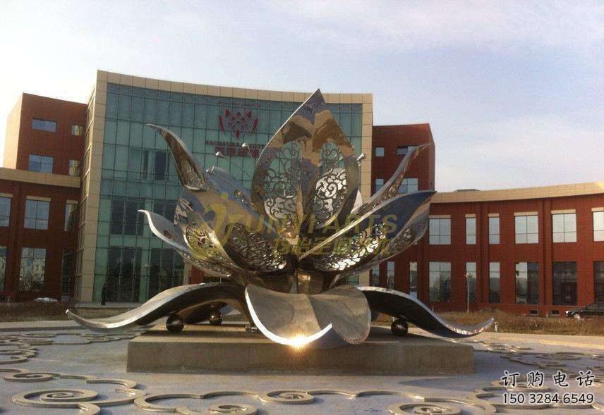 現(xiàn)代并蒂蓮雕塑廠家 大型別墅區(qū)擺件 鏤空不銹鋼并蒂蓮雕塑廠