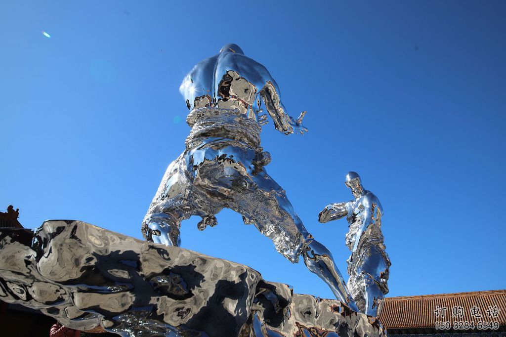 街頭武士雕塑廠家 大型擺件   鏡面現(xiàn)代武士雕塑規(guī)格