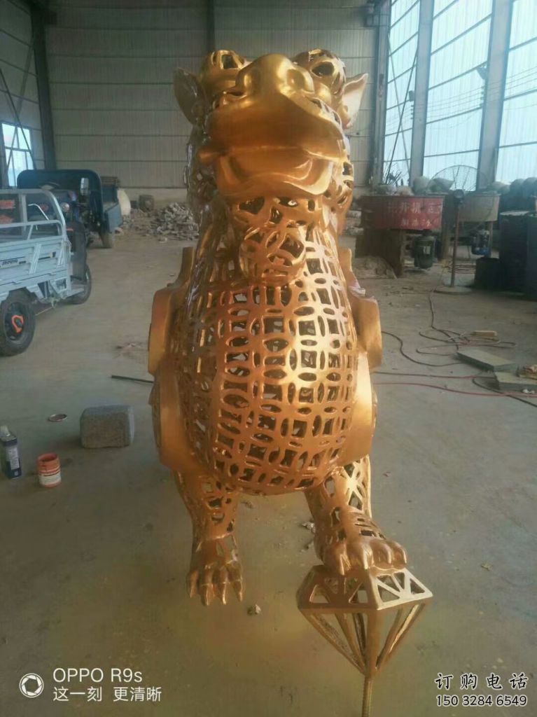 鏤空貔貅雕塑廠家  烤漆小品 步行街貔貅雕塑廠