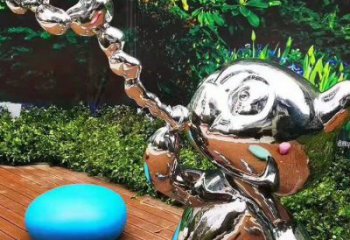 園林貓咪雕塑制作，噴漆運動雕塑，網(wǎng)格形式