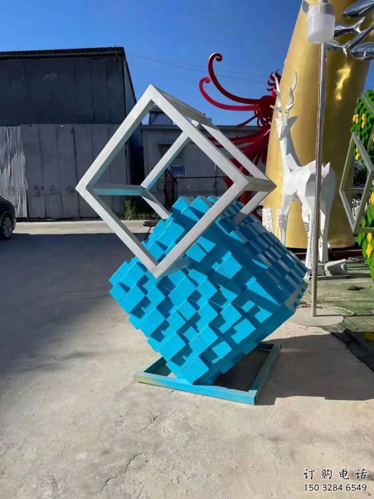 標準噴漆魔方雕塑廠家 中式村口小品 草地雕塑