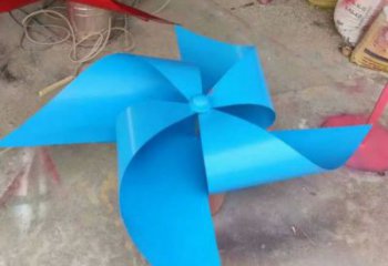 街頭風車雕塑廠家制作 大型別墅區旋轉雕塑 鋼管旋轉雕塑