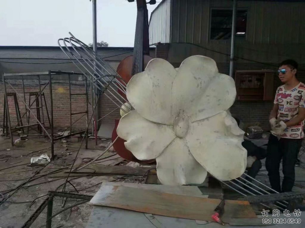 預定幾何指環(huán)雕塑 發(fā)光公園戒指環(huán)雕塑 大門口標識雕塑制作