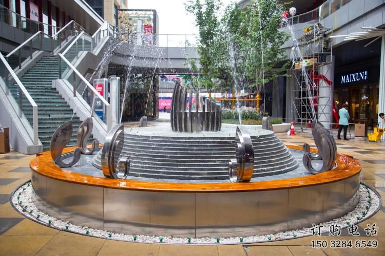 魚吐水噴泉雕塑廠家，水簾形式，旱地噴水魚雕塑