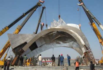 城市大門雕塑，不銹鋼材質(zhì)制作，地標(biāo)文化標(biāo)識