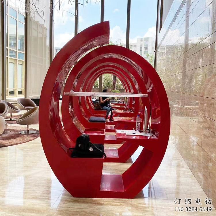 不銹鋼螺旋膠卷坐凳雕塑制作