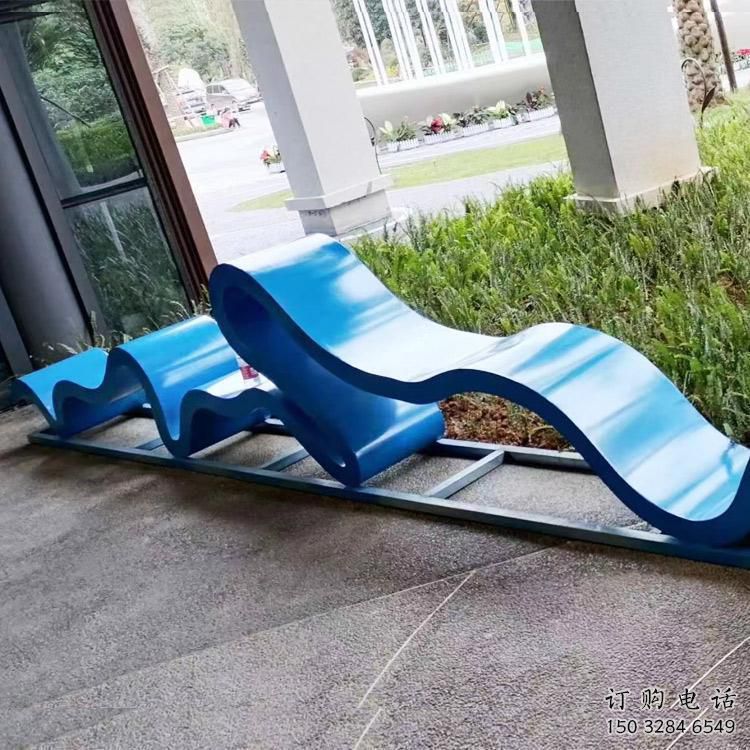 抽象造型坐凳雕塑，不銹鋼烤漆工藝效果