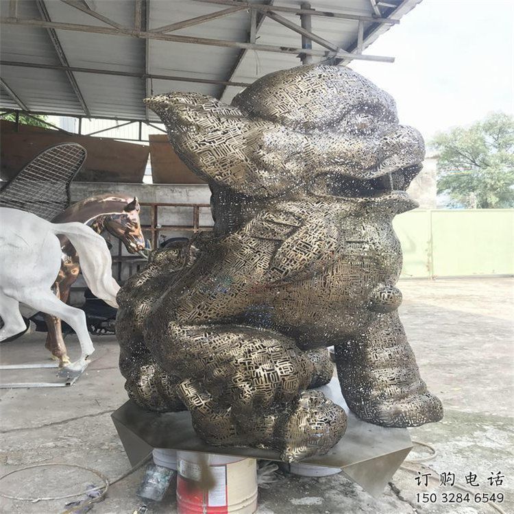 廣場獅子雕塑訂做，鏤空雕塑，不銹鋼透雕獅子雕塑