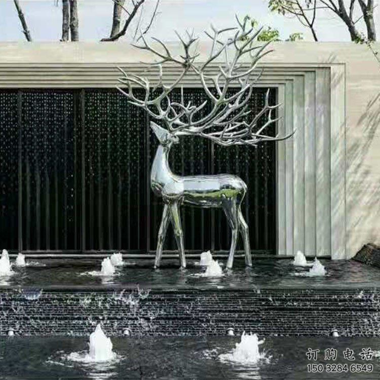 梅花鹿雕塑定制，動(dòng)物風(fēng)格，鏡面梅花鹿雕塑供給