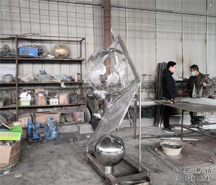 地球儀雕塑批發，鏡面工藝，景觀筆記本地球儀雕塑承接