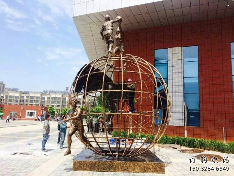 地球儀雕塑常用，景觀概念，地球儀人物雕塑擺件