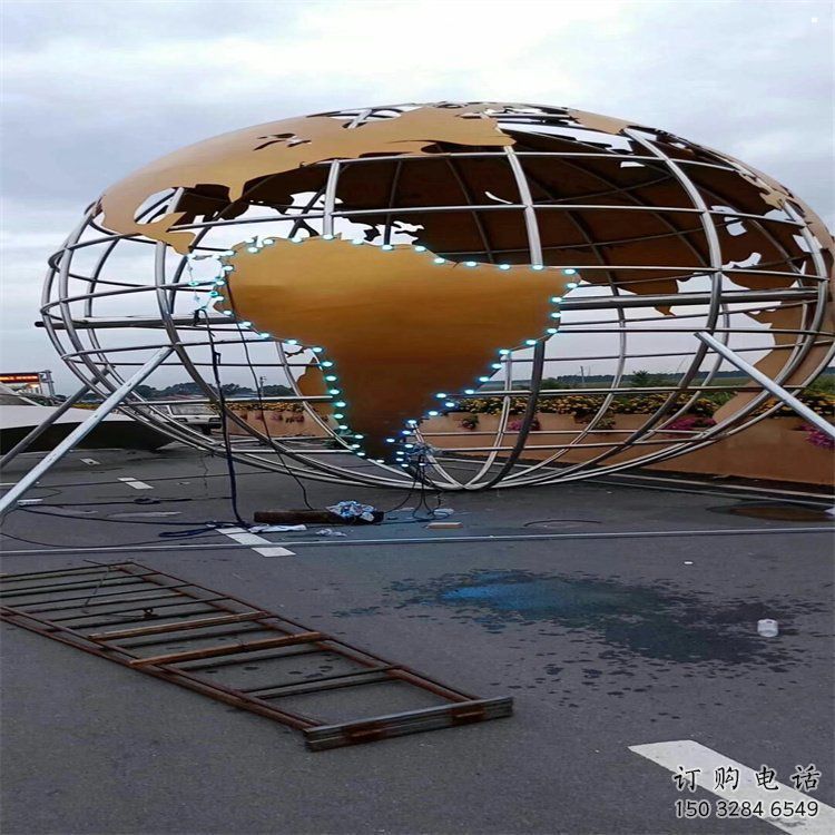 地球儀雕塑展品，景觀概念，鏤空鏡面地球儀雕塑優(yōu)選