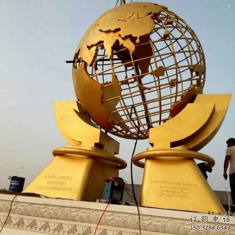 地球儀雕塑展品，室外軟裝，手托地球儀雕塑訂做廠家