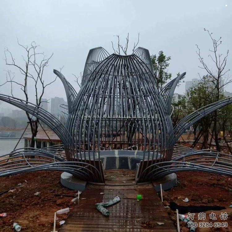 鏤空蓮花雕塑精選，小區(qū)雕塑，廣場燈光蓮花雕塑定做