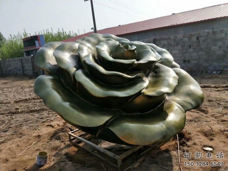 玫瑰花雕塑優價，小區擺件，玻璃鋼玫瑰花雕塑廠家精選