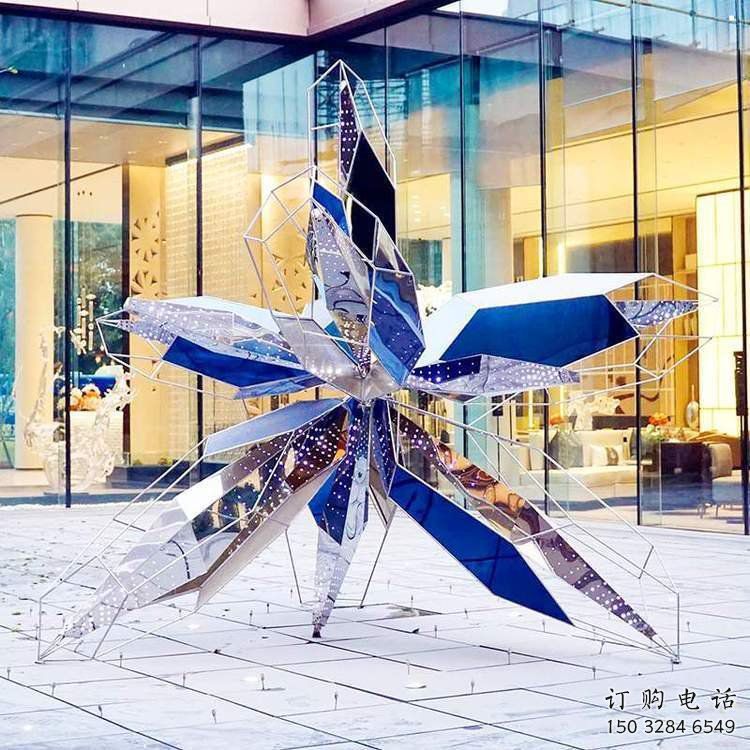 山茶花雕塑定制，小區(qū)雕塑，不銹鋼山茶花雕塑提供